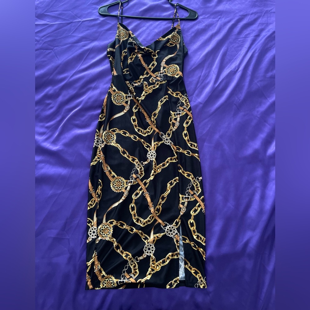 Elegant Black and Gold Chain Print Dress